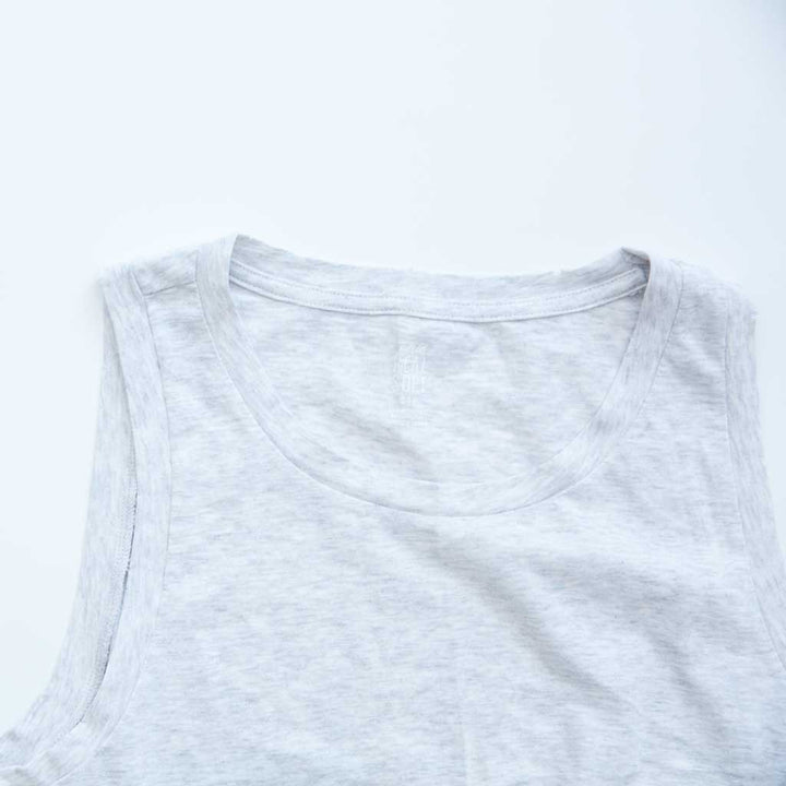 بلوزة بلا اكمام