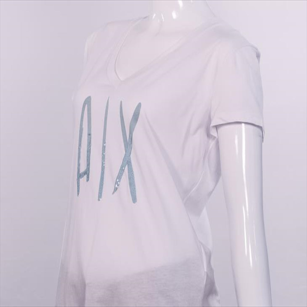 بلوزة بياقة V