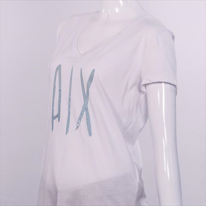 بلوزة بياقة V