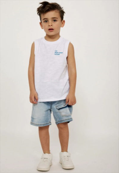 بلوزة بلا أكمام