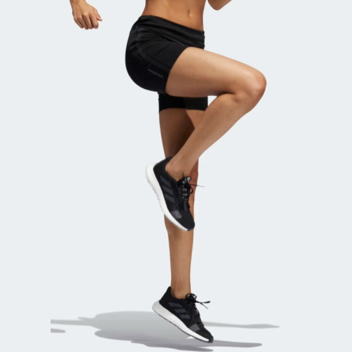 شورت رياضي ضيق