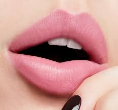 Lipstick rich in argan oil