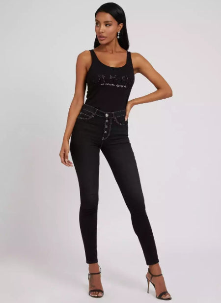 بلوزة بلا اكمام