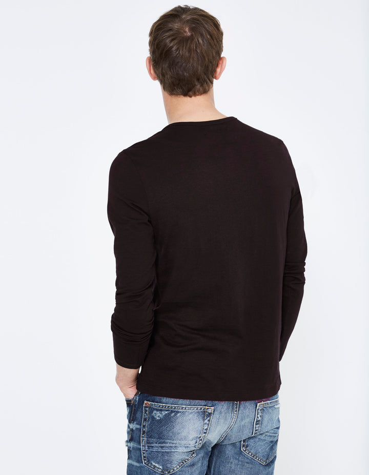 بلوزة بأكمام