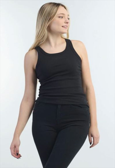 بلوزة بدون اكمام