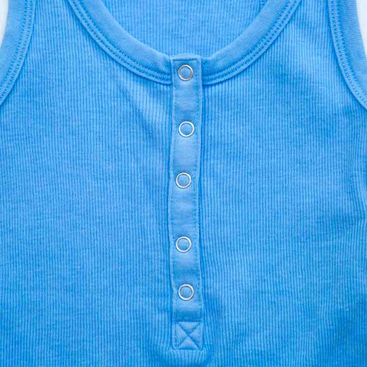 بلوزة بلا اكمام