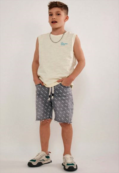 بلوزة بلا أكمام