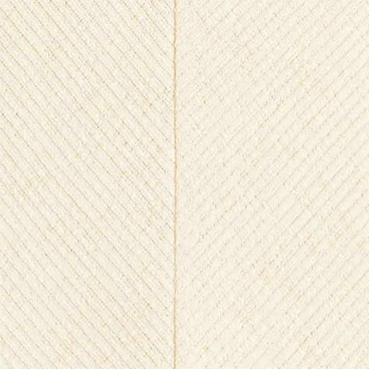 بلوزة برقبة عالية