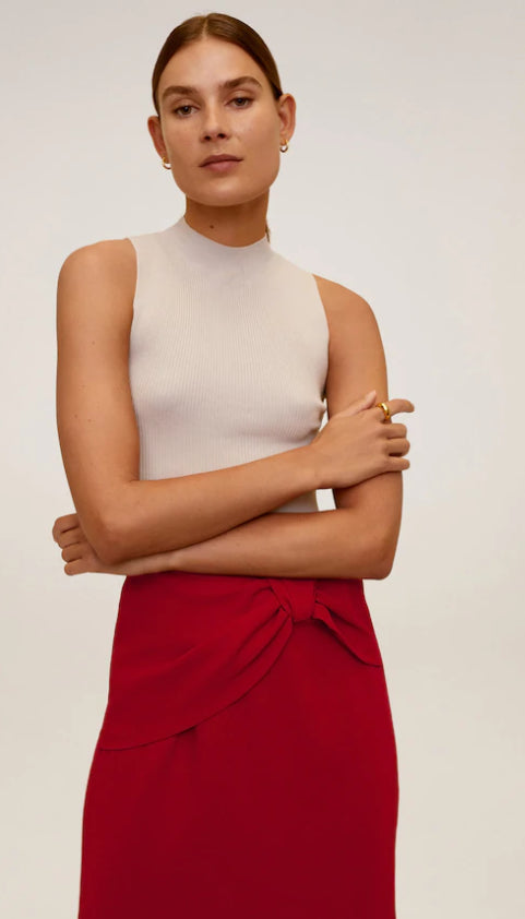 تنورة قصة ضيقة