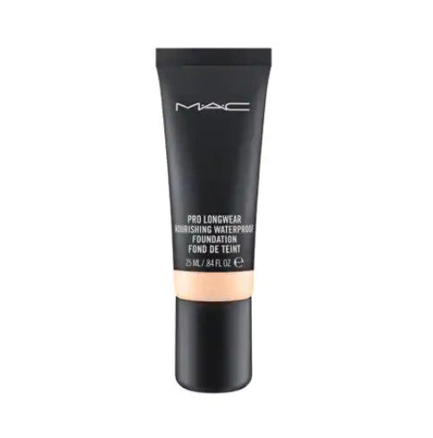 Nourishing and waterproof foundation