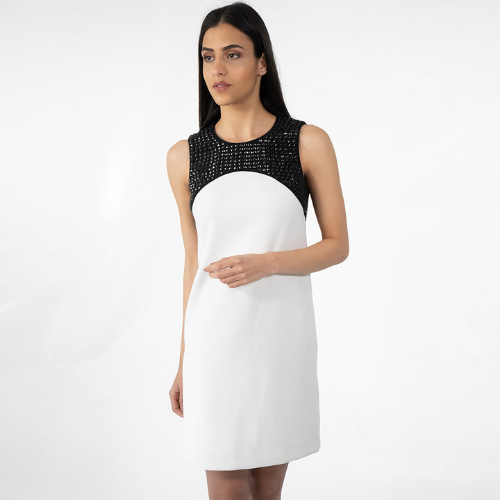 فستان بنمط كتل الالوان