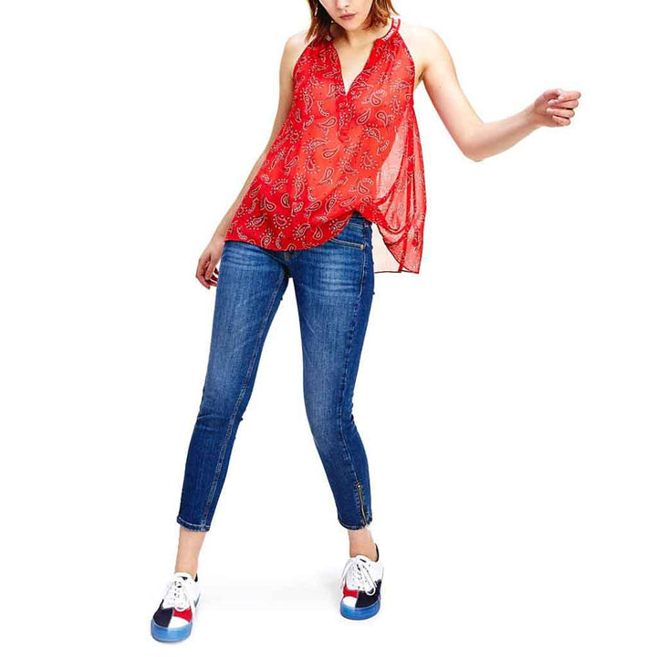 بلوزة بدون أكمام