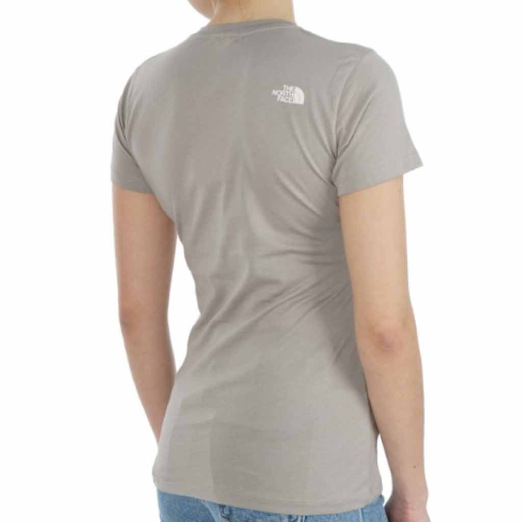 تي شيرت بشعار البراند