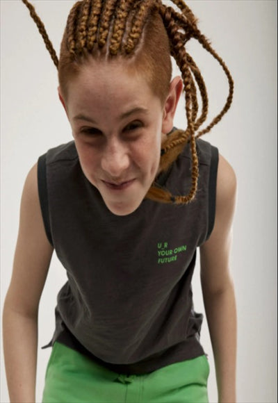 بلوزة بلا أكمام