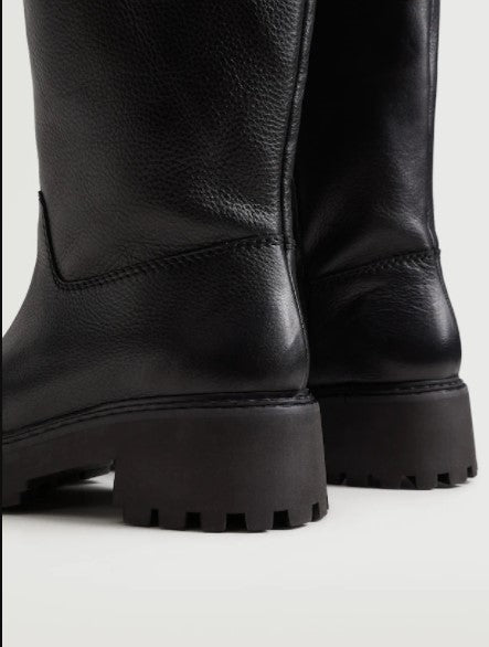 حذاء رقبة طويلة