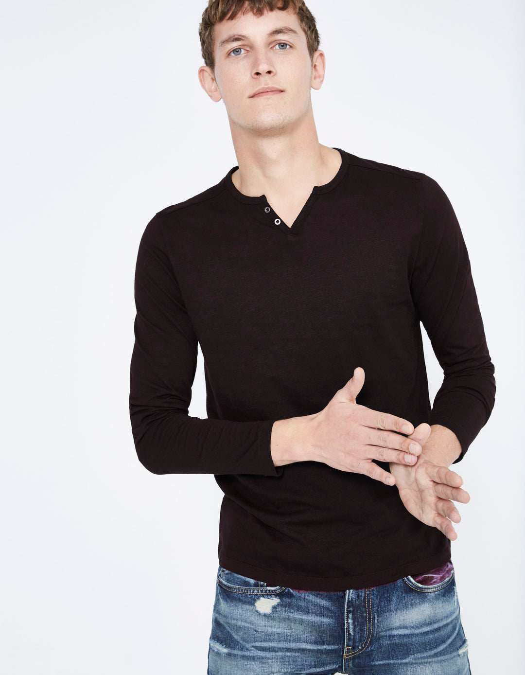 بلوزة بأكمام