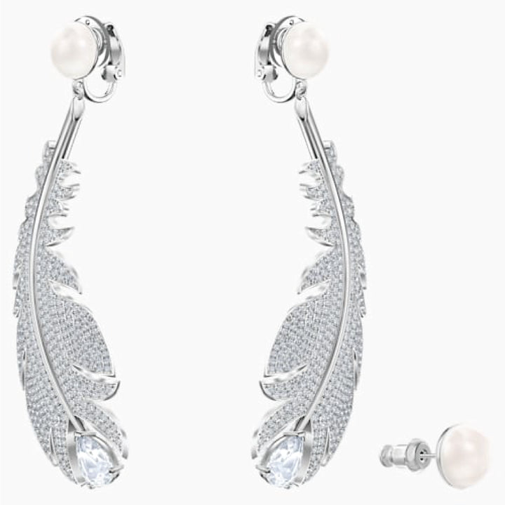 حلق مزين بالكريستال