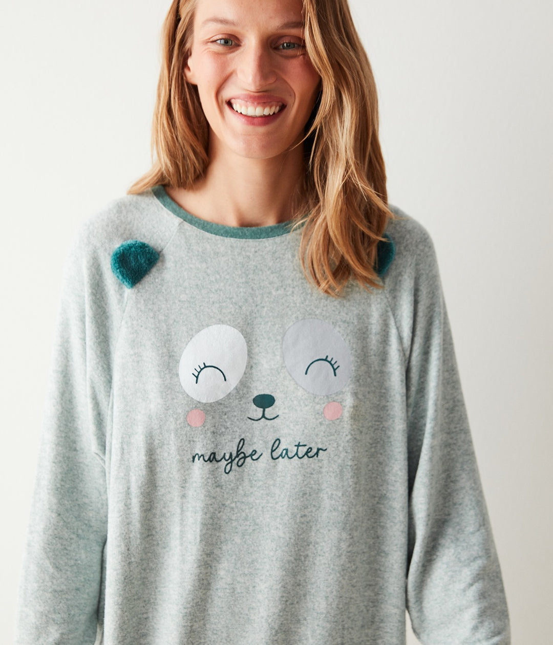 فستان نوم جميل من الصوف الناعم