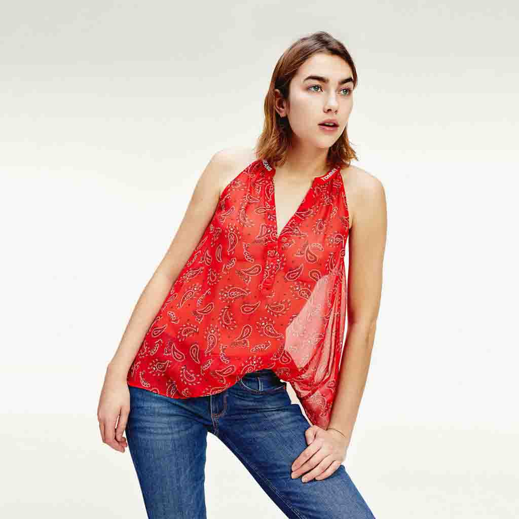 بلوزة بدون أكمام