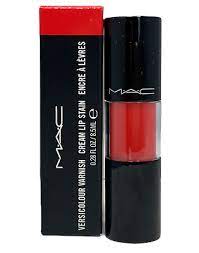 Long lasting glossy lip color