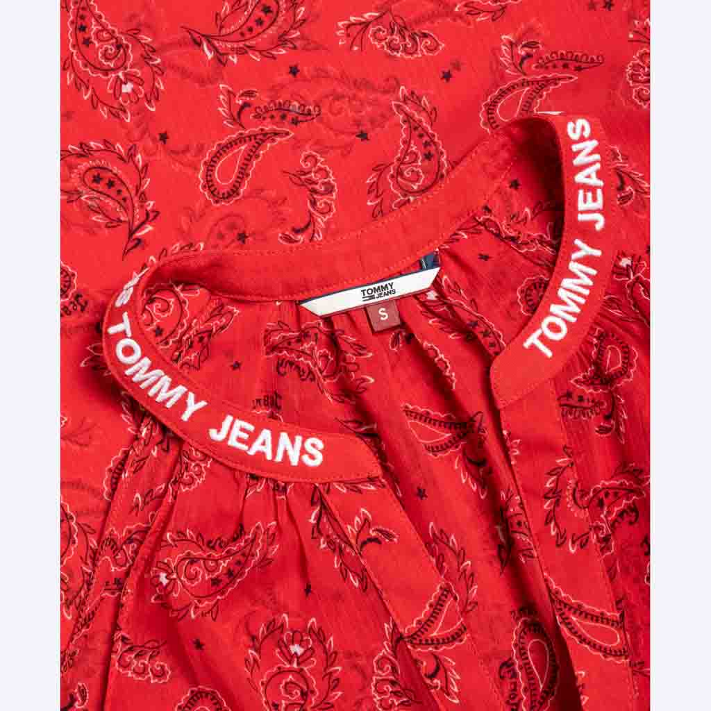 بلوزة بدون أكمام