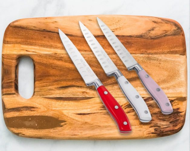 سكين مع غطاء