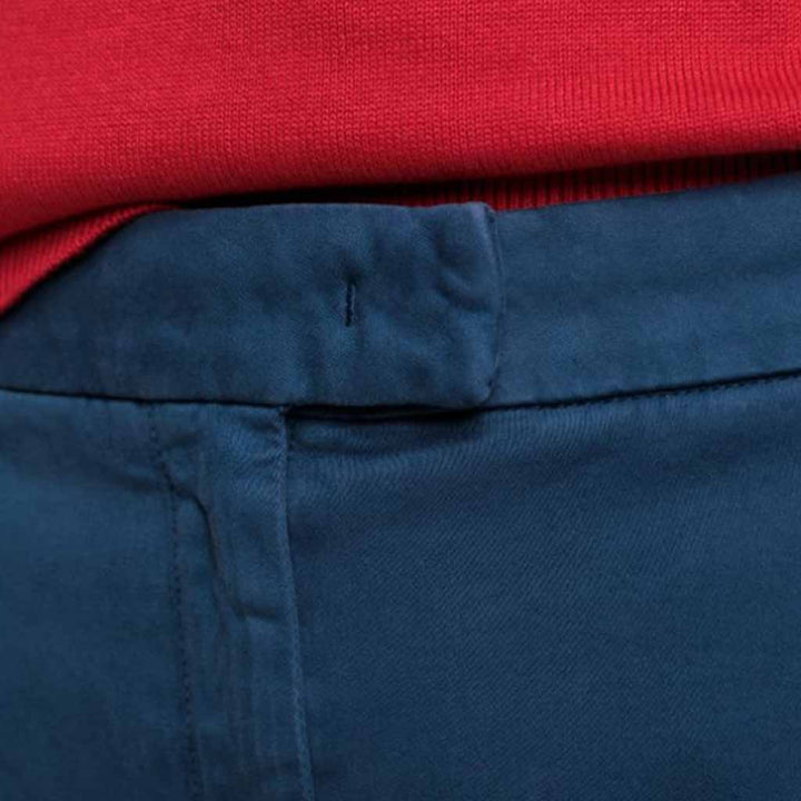 بنطال تشينو