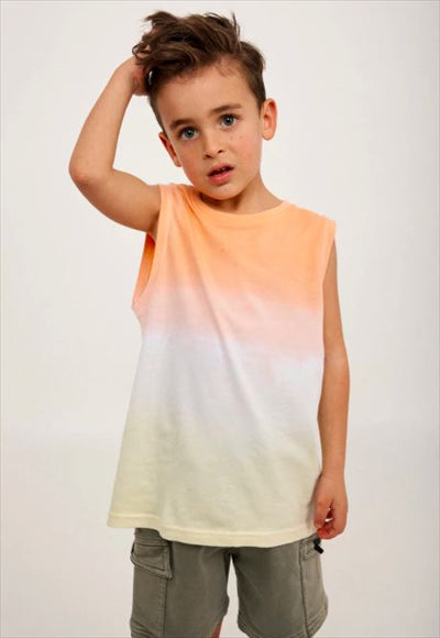 بلوزة بلا أكمام