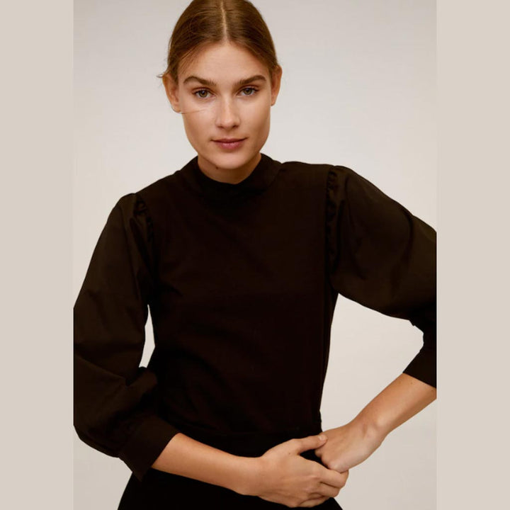 تيشيرت بأكمام منفوشة