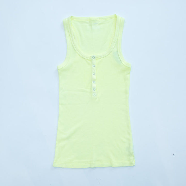 بلوزة بلا اكمام