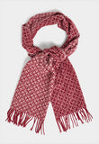 A woven scarf in G pattern