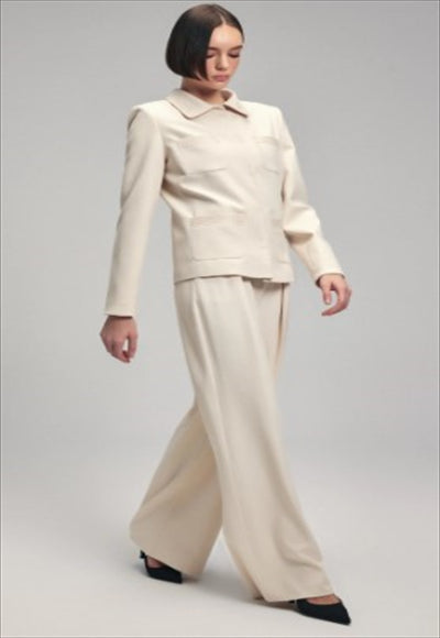 بنطلون مطوي