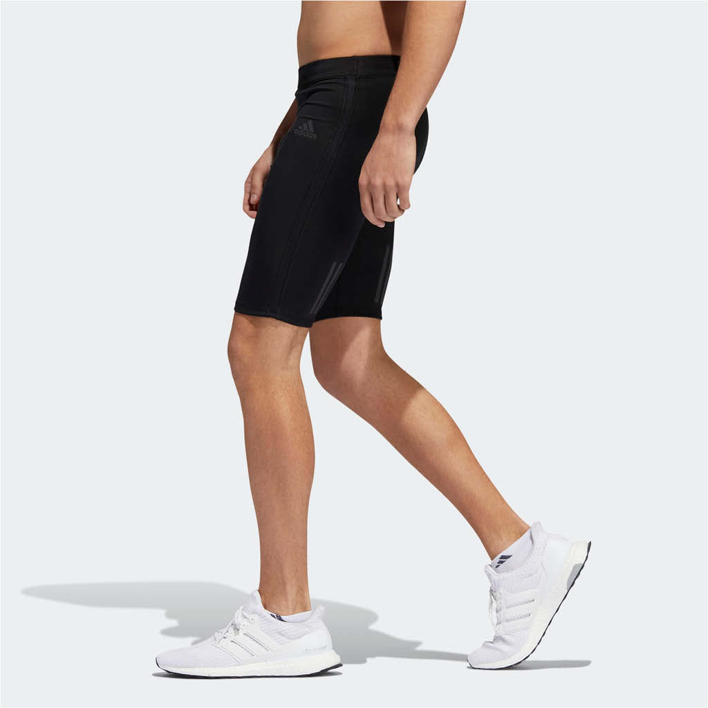 شورت رياضي ضيق