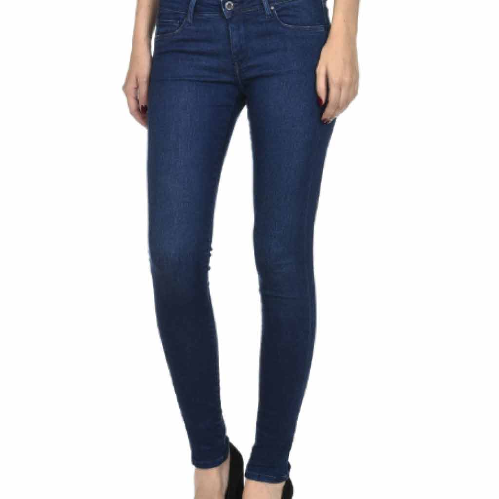 بنطال جينز ضيق