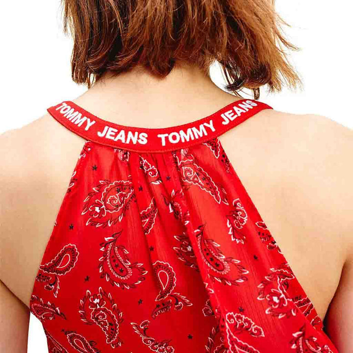 بلوزة بدون أكمام