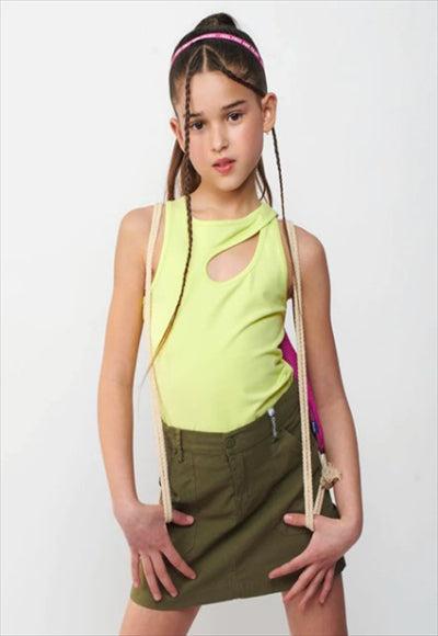 بلوزة بلا أكمام