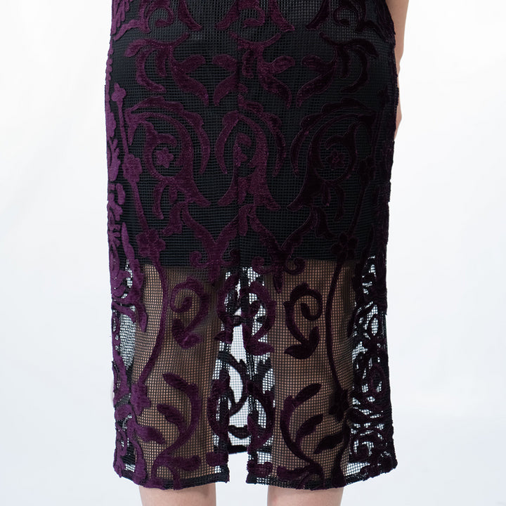 تنورة دانتيل