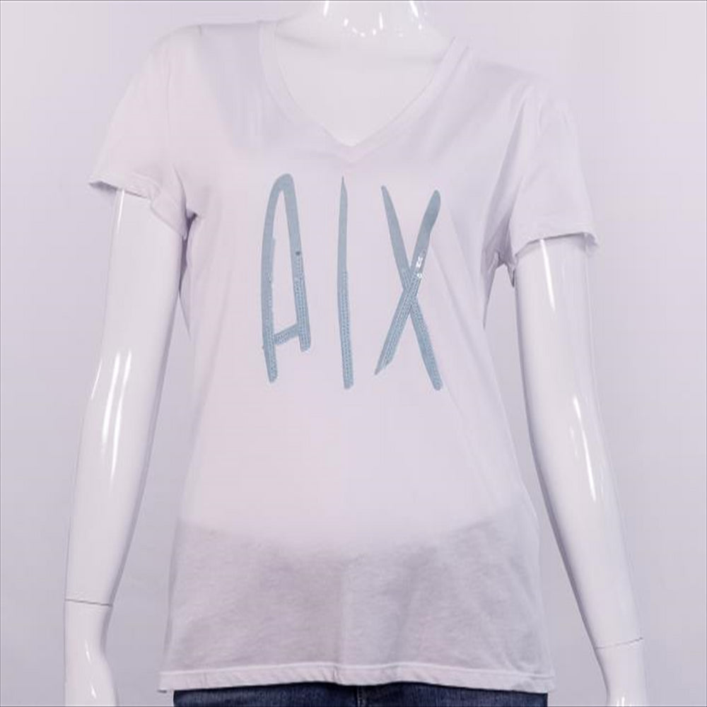 بلوزة بياقة V