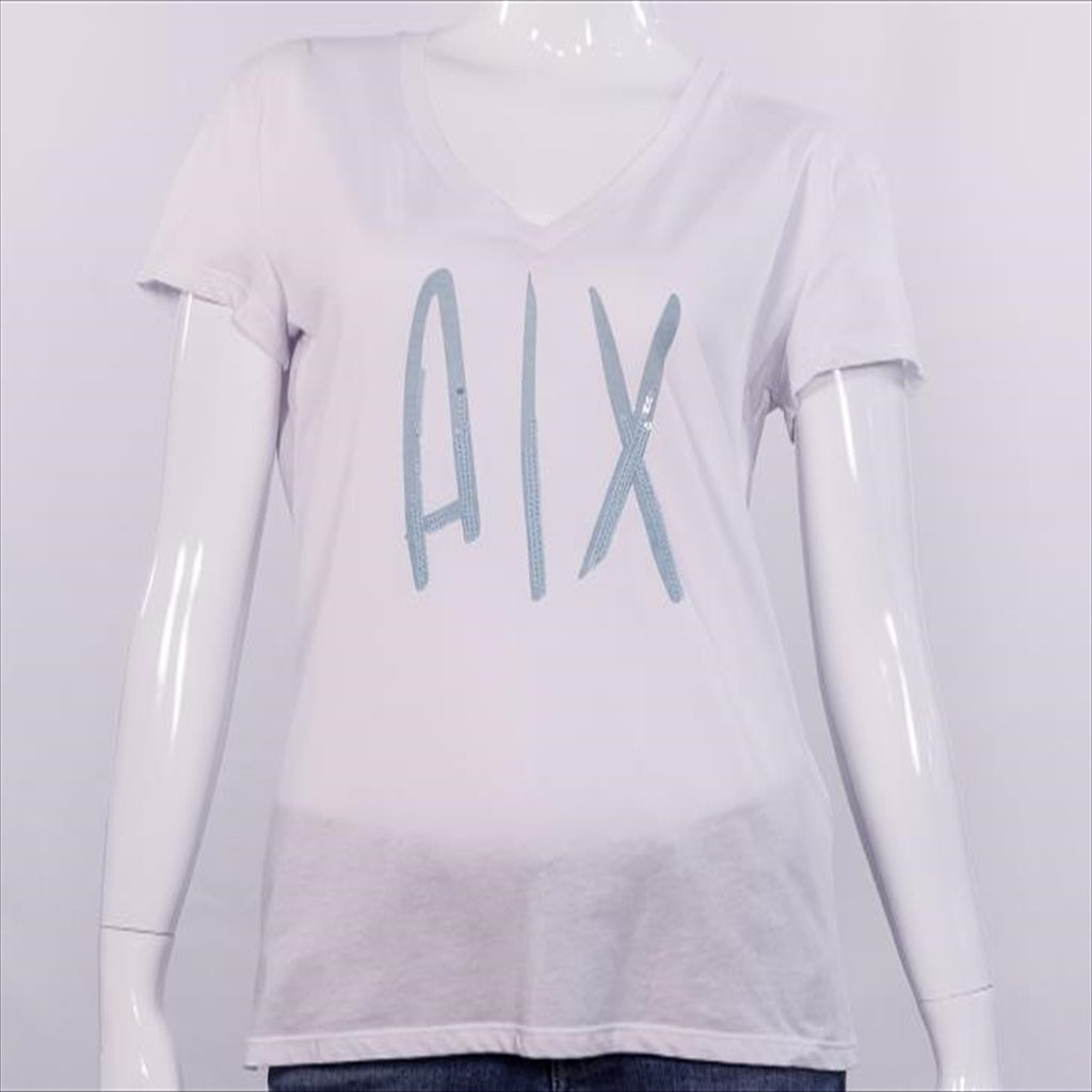 بلوزة بياقة V