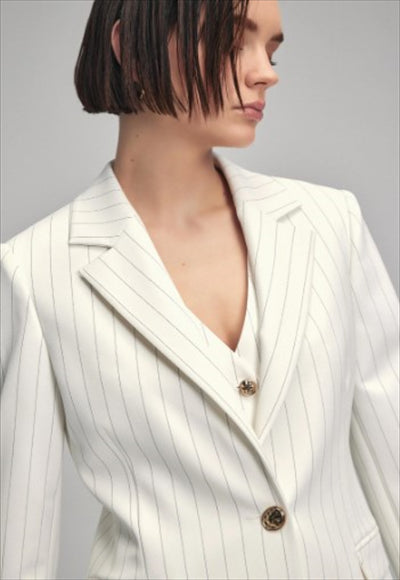 tailored pocket jacket