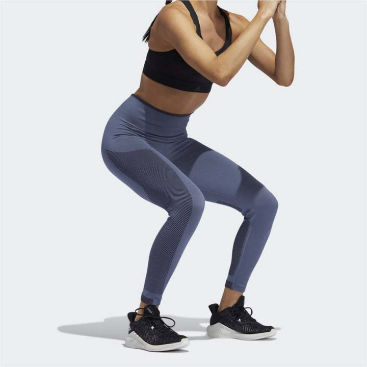 بنطال رياضي ضيق