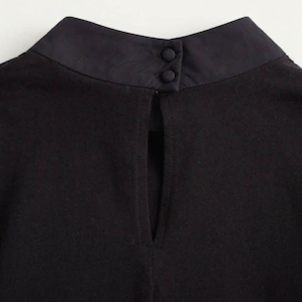 تيشيرت بأكمام منفوشة