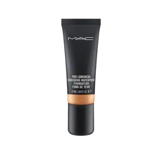 Nourishing and waterproof foundation