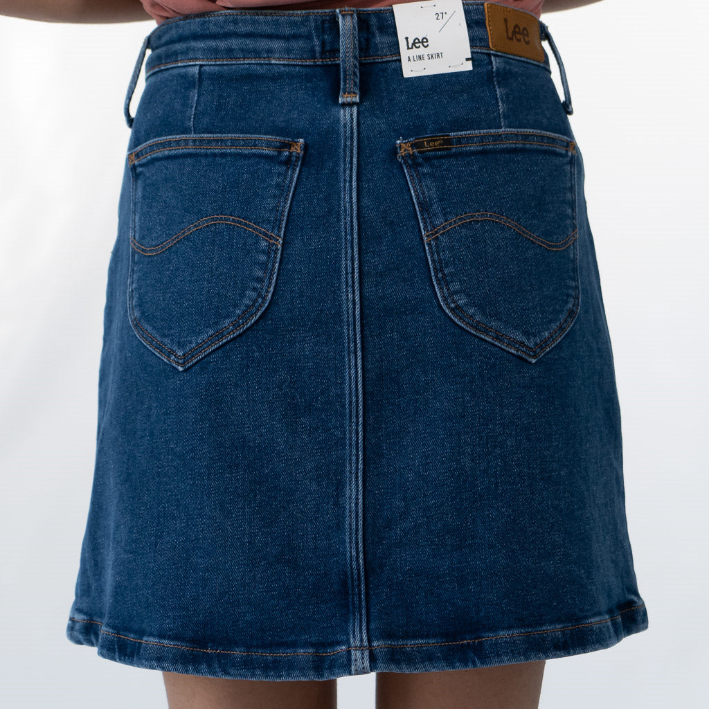 تنورة جينز بأزرار