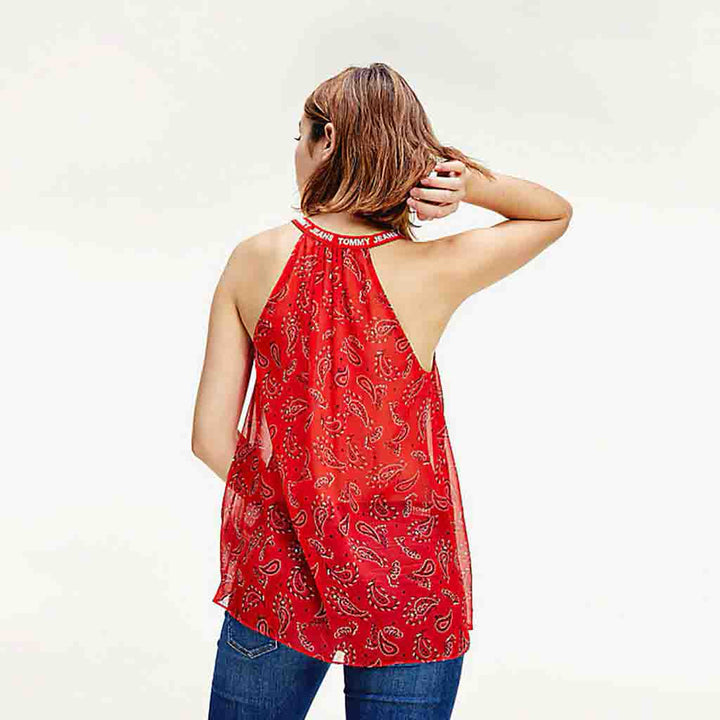 بلوزة بدون أكمام