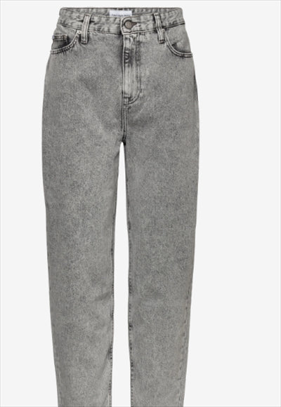 بنطلون جينز