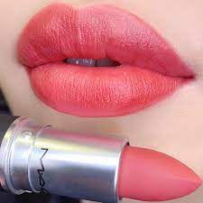 احمر شفاه غير لامع