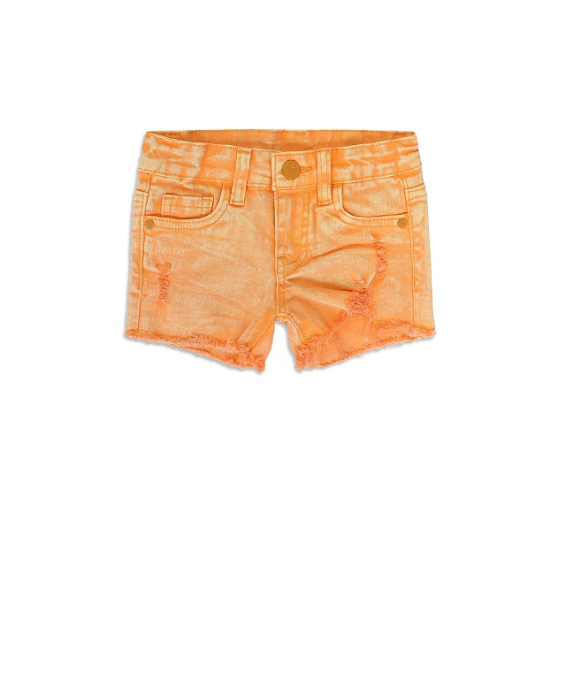 شورت بنهاية ممزقة