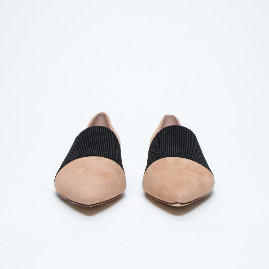 حذاء مدبب عصري