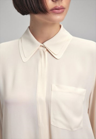 قميص بياقة مزدوجة